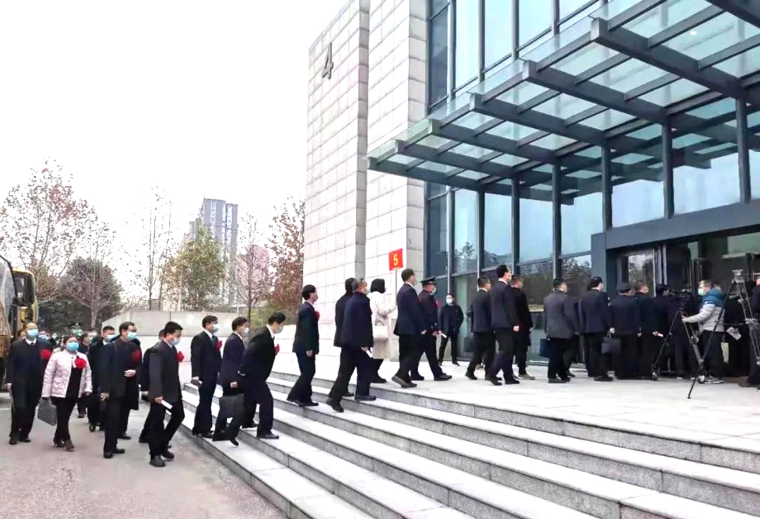 00003进会场.jpg