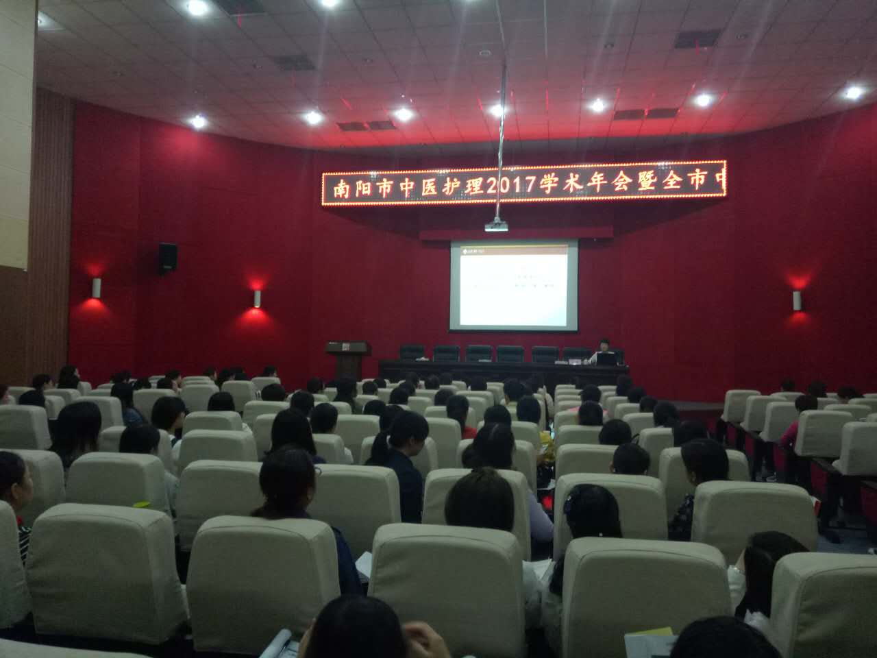 李哲.jpg