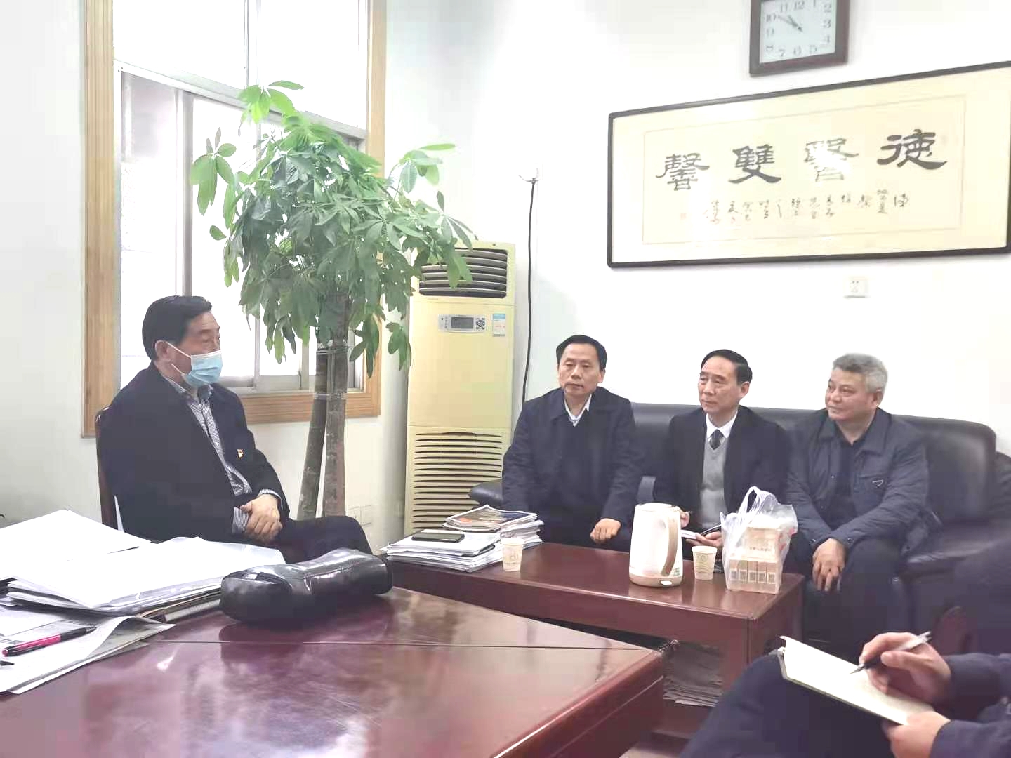 4用张与书记院长.jpg