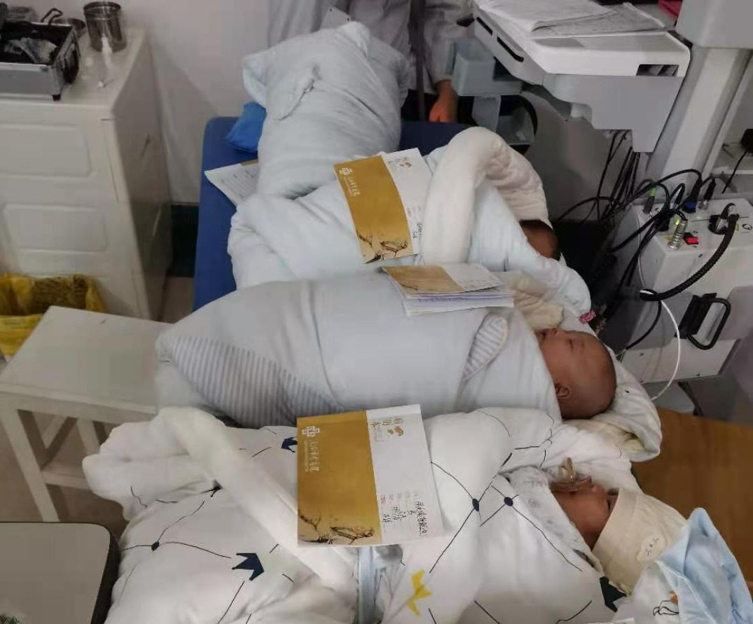 9用新生儿眼底检查图片.jpg