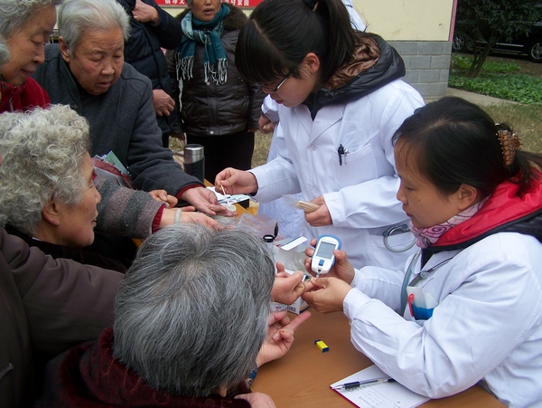 东苑小区义诊 130_光影_1.jpg