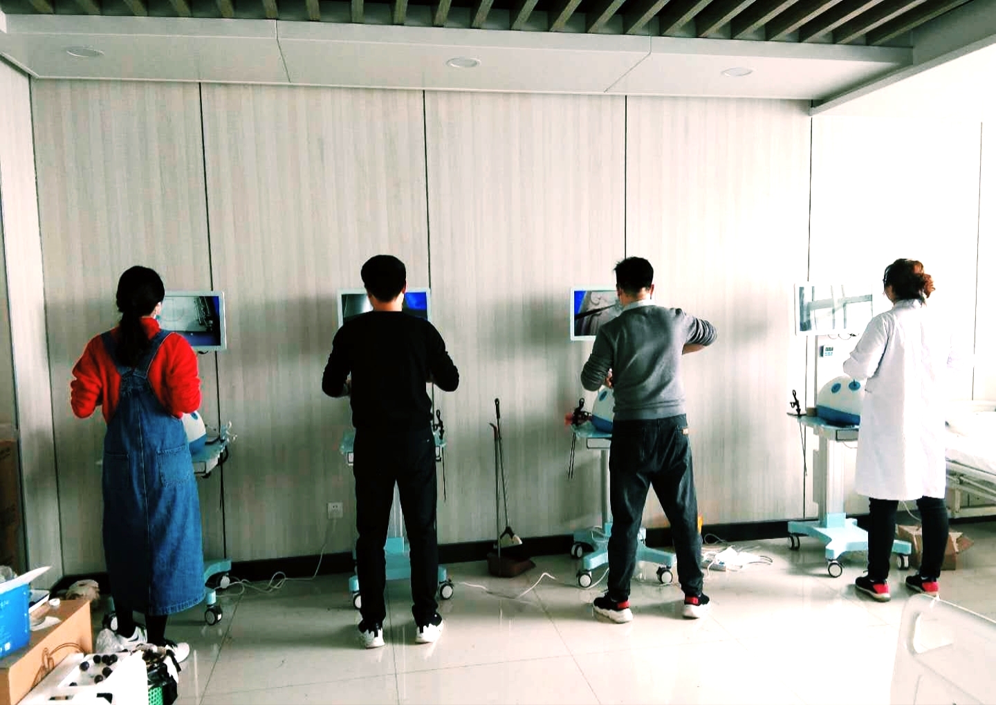 00004四人比赛.jpg