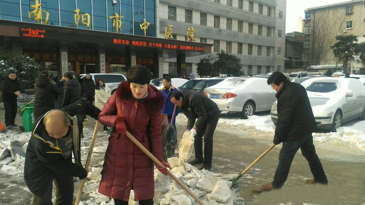 李哲用用.jpg