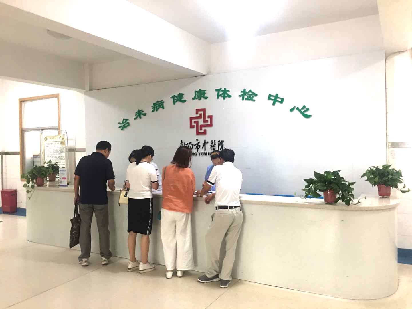 002排队.jpg