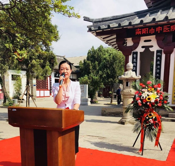 004杨蕾副馆长_看图王_看图王.jpg