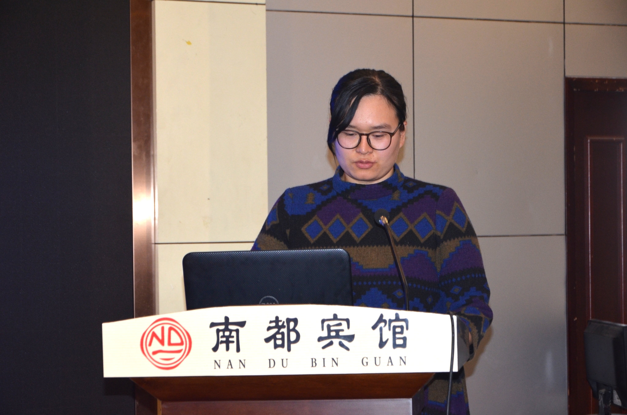 内科老师赵炳楠.jpg