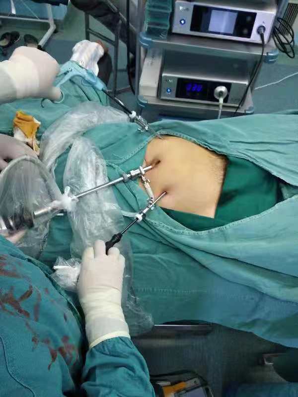 腔镜外科3.jpg