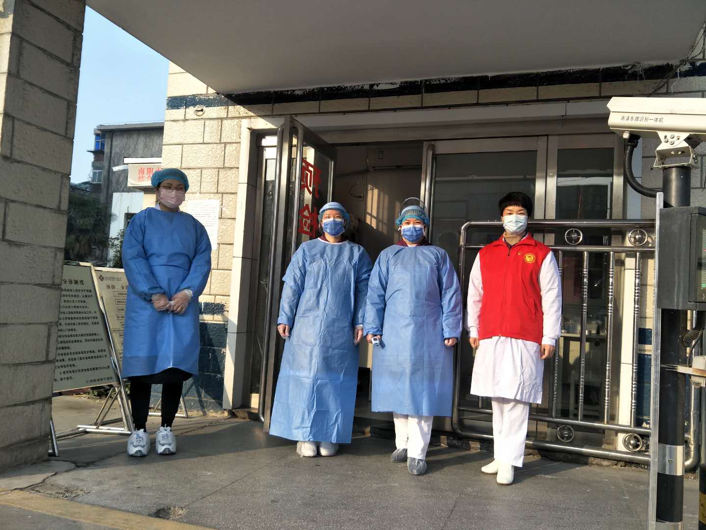 护理部主任李哲等执勤.jpg