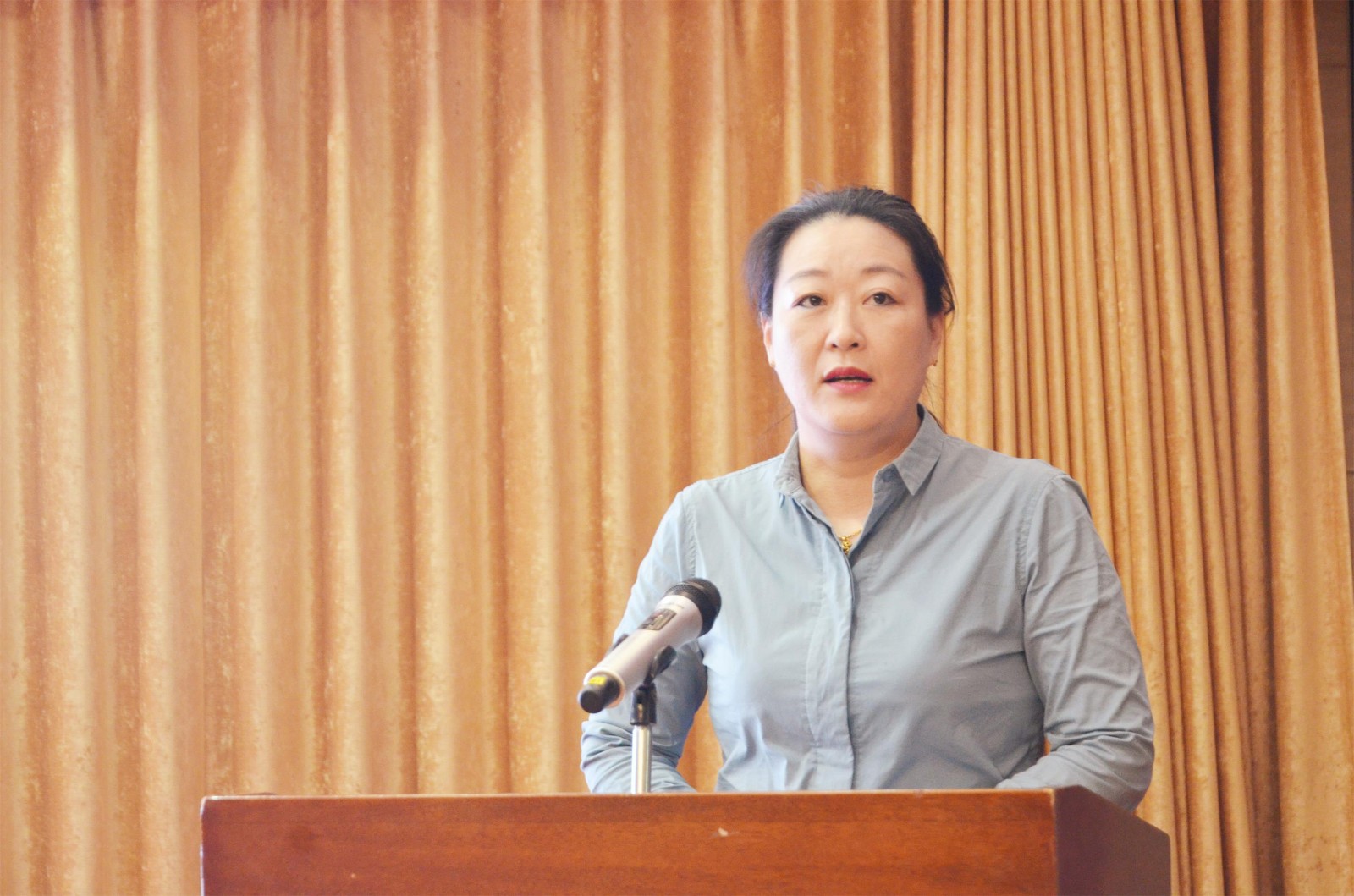 改后女代表使用用副本.jpg