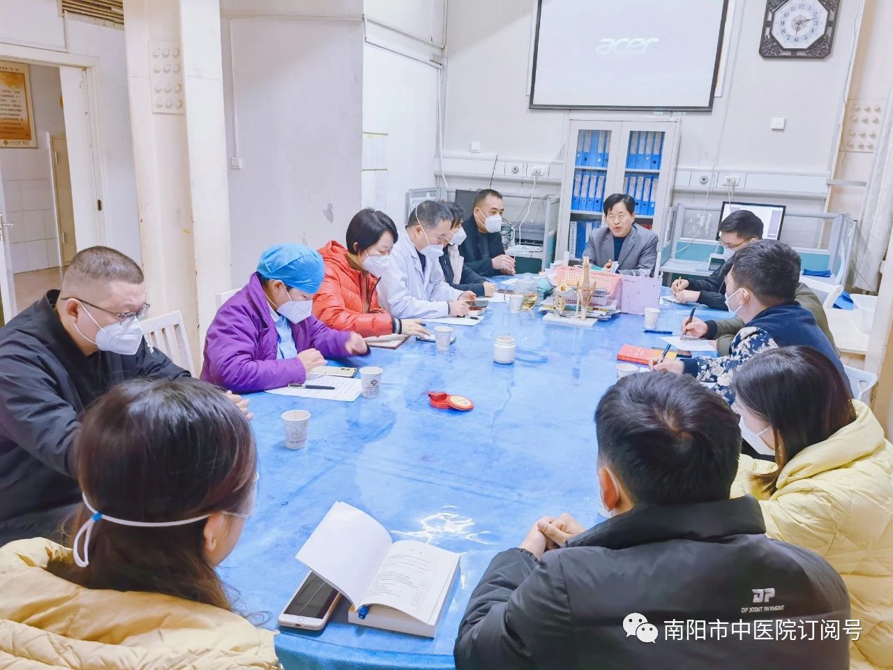 骨科支部召开组织生活会.jpg
